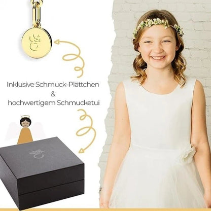 AMOONIC Kreuz Kette "Sparkling Mercy" Kreuzanhänger in 333 Gelbgold mit 12 Zirkonia Steinen - Kinder-Schmuck (individuell anpassbare Halskettenlänge)